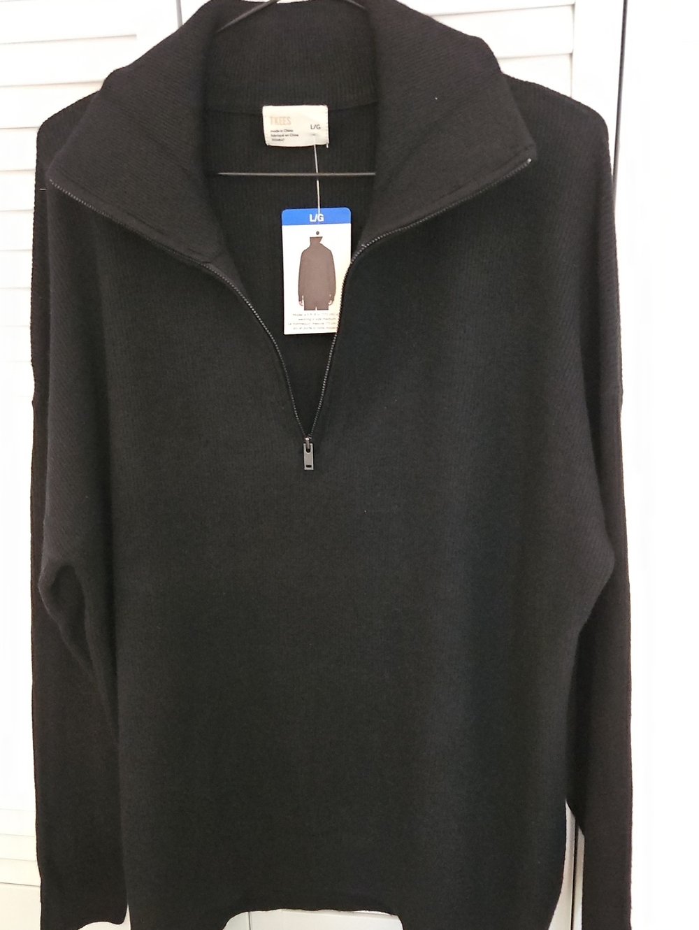 NWT TKEES WOMENS BLACK 1/4 ZIP SWEATER Sz L